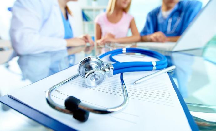 В РК планируют разрешить частным поликлиникам оказывать медицинские услуги в системе ОСМС